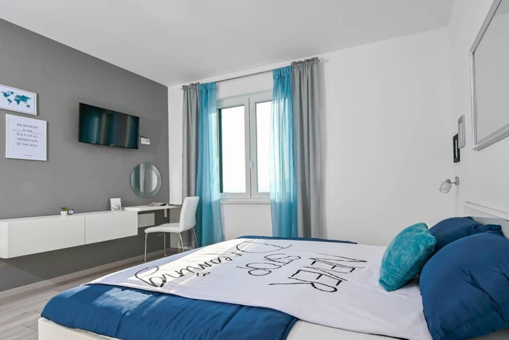 Apartment Noemi With A Direct Beach View Rabac Ngoại thất bức ảnh